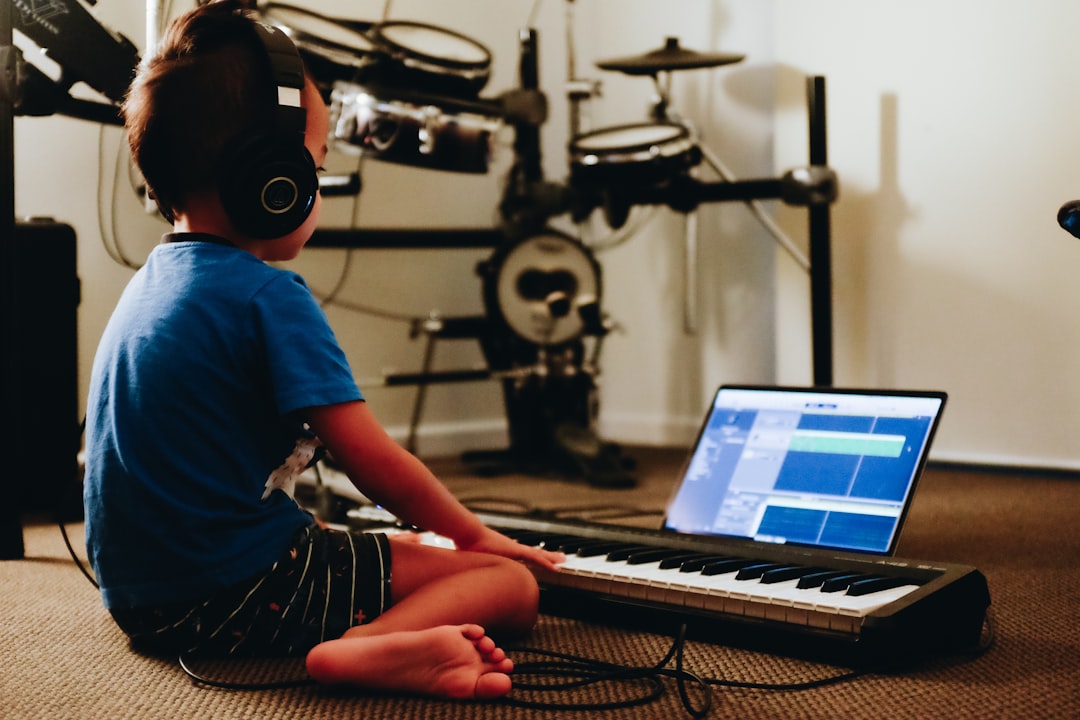 Learn to Play Piano Online: Fast, Structured Lessons